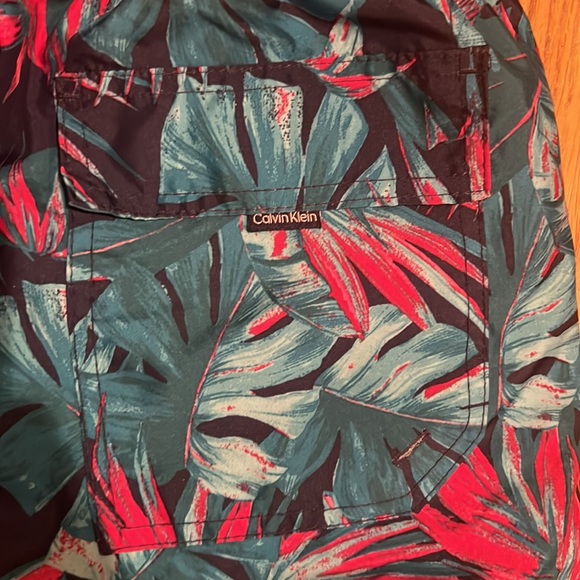 Calvin Klein swim trunks - Picture 7 of 11